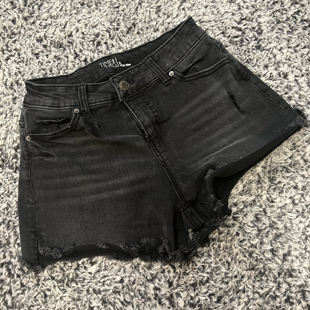 Time and Tru size 2 woman’s black denim shorts